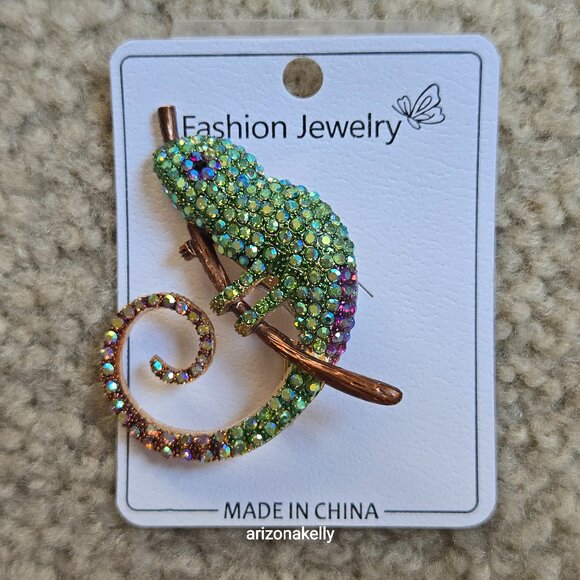 Jewelry - NEW Rhinestone Gem Chameleon Brooch Pin
